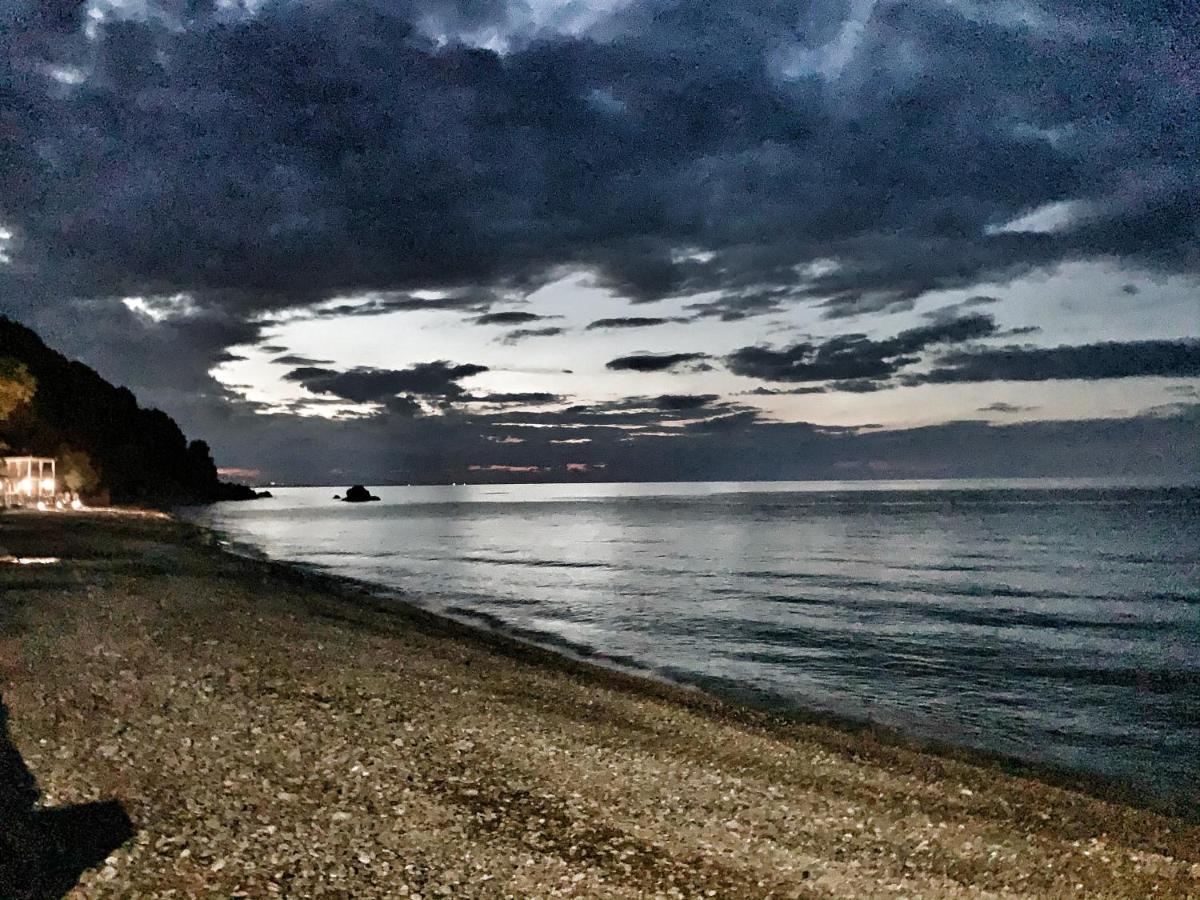 Hotel Aqua Rossa Kokkino Nero Luaran gambar