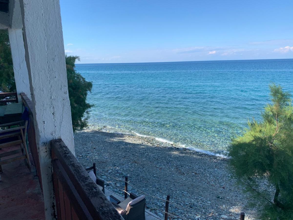 Hotel Aqua Rossa Kokkino Nero Luaran gambar